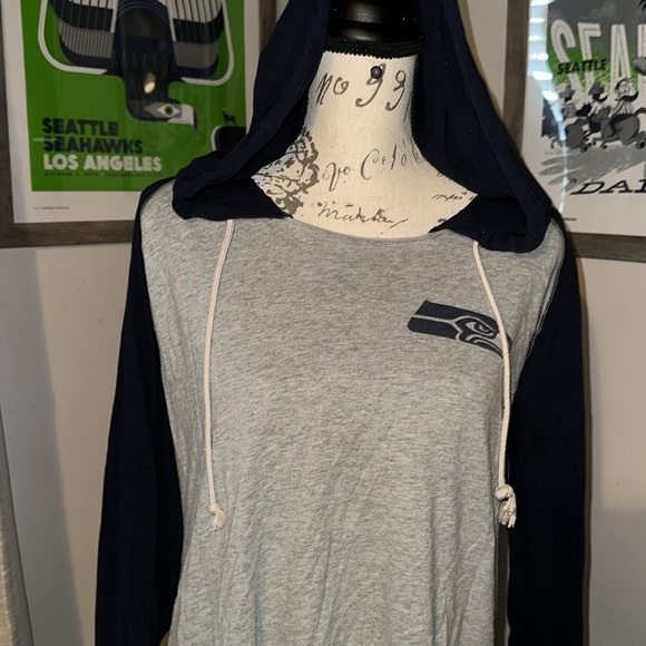 EUC PINK Seahawks long sleeve tee with hood Seattle - Picture 2 of 5